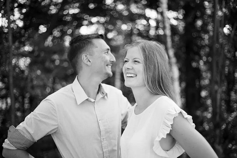 Nasmeh para ulovljenega s strani poročnega fotografa